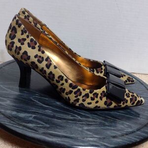 Anne Kline Leopard Pumps size 6.5.  Bx